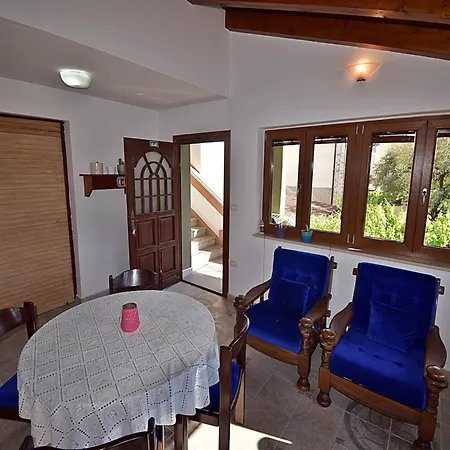 In Near Gortan Cove Апартаменты *